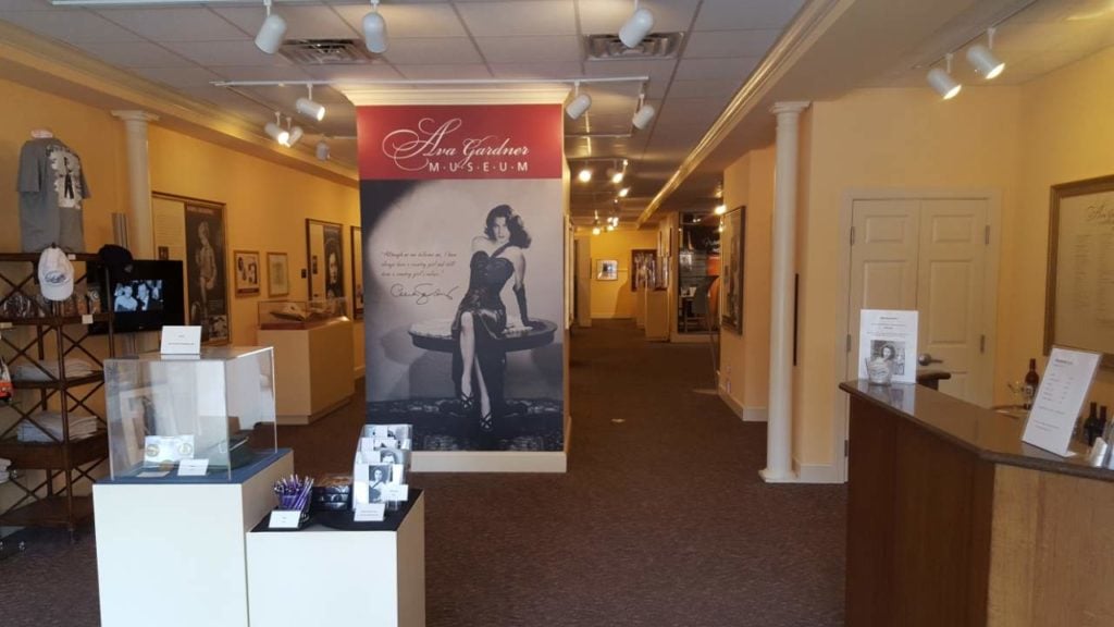 Nearly every travel blog that mentions the Ava Gardner Museum includes a picture of the entrance area featuring this large mural. This picture comes from the write-up on The Off Beat Path.