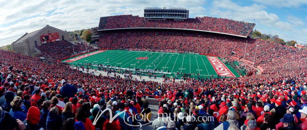 U Wisconsin Football Fans 7025 Wallpaper Wall Mural